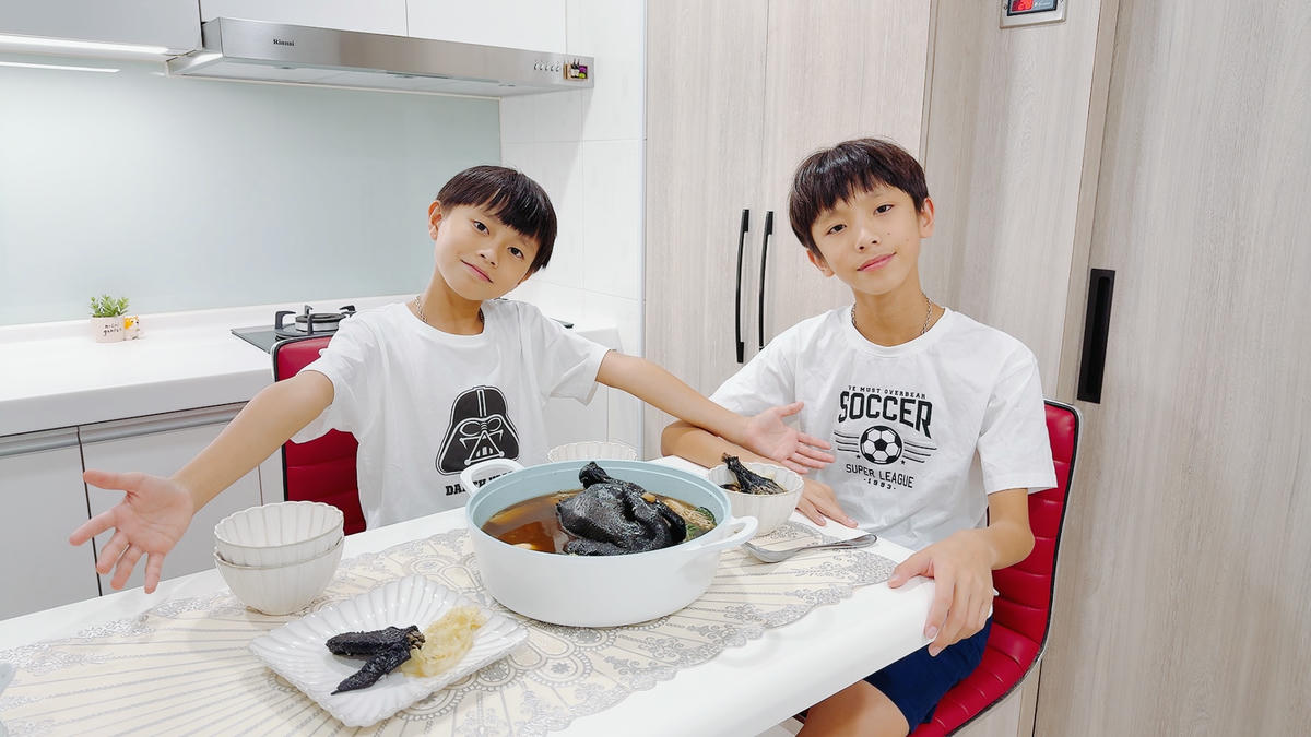 i3Fresh 愛上新鮮 黑蒜烏骨雞湯｜一喝就愛上！吳秉承主廚監製，溫潤不油膩、全家都適合的進補湯品