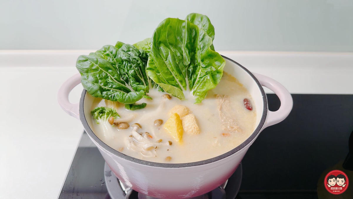 i3Fresh 愛上新鮮｜胡椒豬肚雞雙寶｜名廚聖凱師監製，雞肉鮮嫩、豬肚彈牙，濃郁湯頭喝得到層次香氣，每一口都暖心又暖胃～