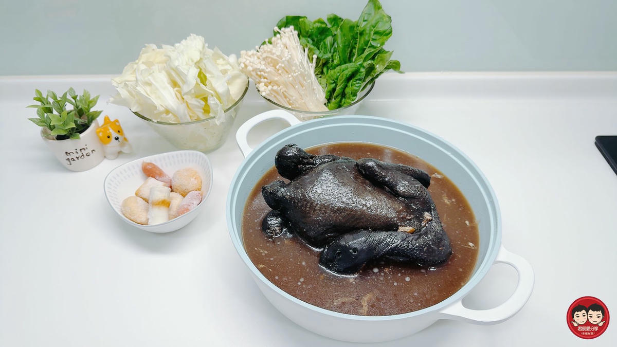 i3Fresh 愛上新鮮 黑蒜烏骨雞湯｜一喝就愛上！吳秉承主廚監製，溫潤不油膩、全家都適合的進補湯品