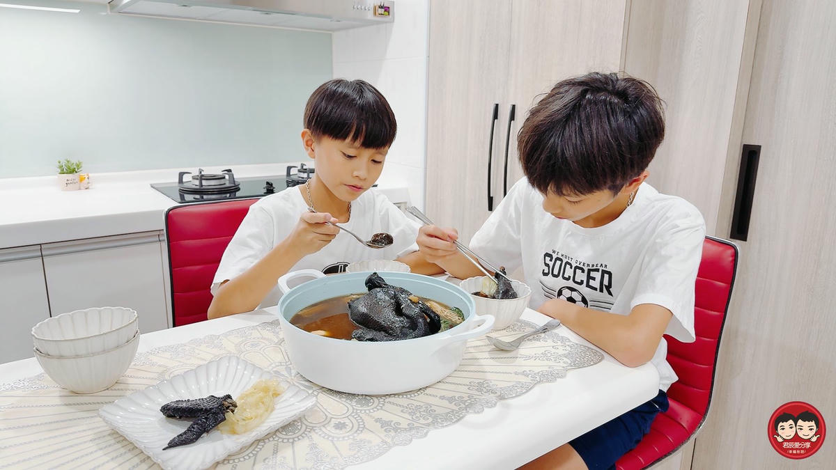 i3Fresh 愛上新鮮 黑蒜烏骨雞湯｜一喝就愛上！吳秉承主廚監製，溫潤不油膩、全家都適合的進補湯品