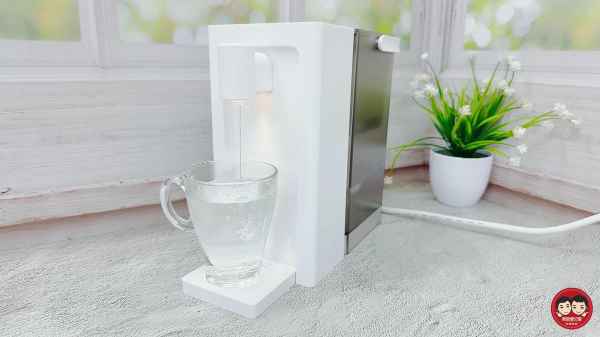 Kolin 歌林 超濾瞬熱開飲機 KWF-MN03LC｜5 段溫控・3 段出水量，生水可過濾、瞬間出水不等待！