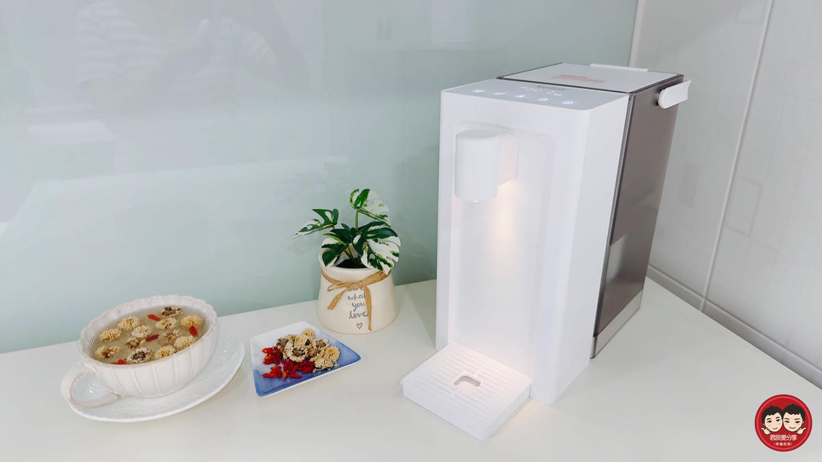 Kolin 歌林 超濾瞬熱開飲機 KWF-MN03LC｜5 段溫控・3 段出水量，生水可過濾、瞬間出水不等待！