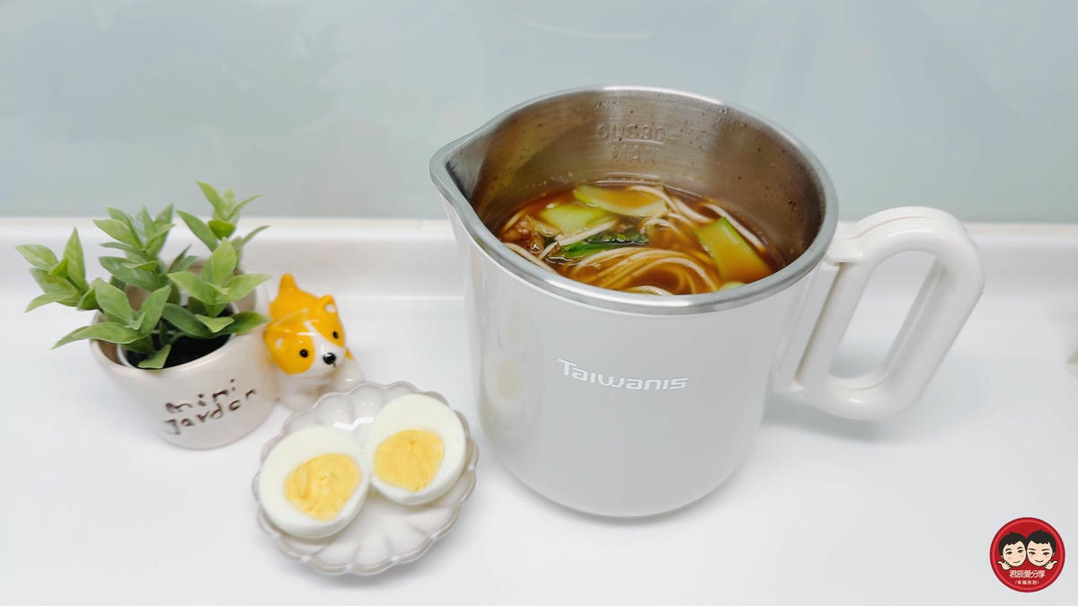 Taiwanis 微電腦寬電壓折疊鍋 TPK-12K5｜全球通用免切換，泡麵・煮湯・燒水一鍋搞定，租屋旅行都適合