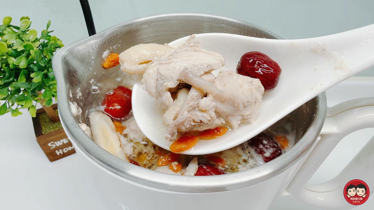 Taiwanis 微電腦寬電壓折疊鍋 TPK-12K5｜全球通用免切換，泡麵・煮湯・燒水一鍋搞定，租屋旅行都適合