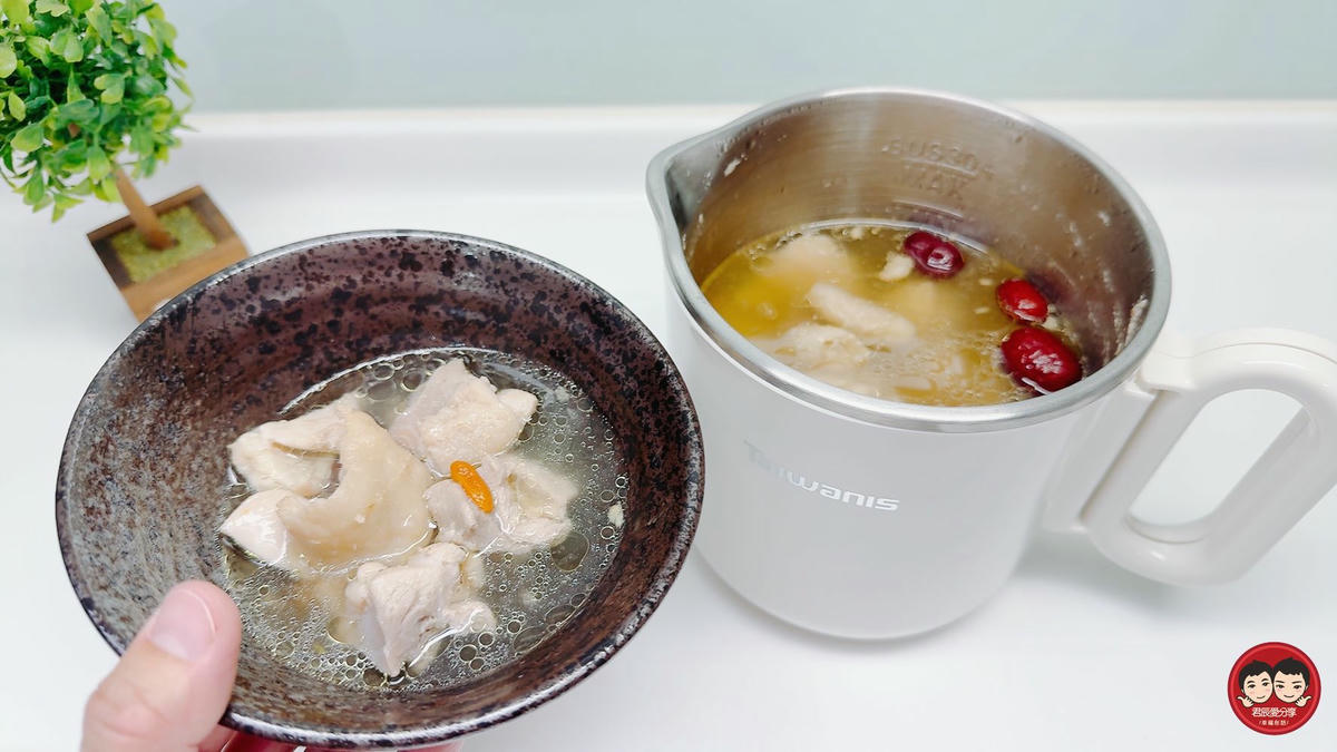 Taiwanis 微電腦寬電壓折疊鍋 TPK-12K5｜全球通用免切換，泡麵・煮湯・燒水一鍋搞定，租屋旅行都適合