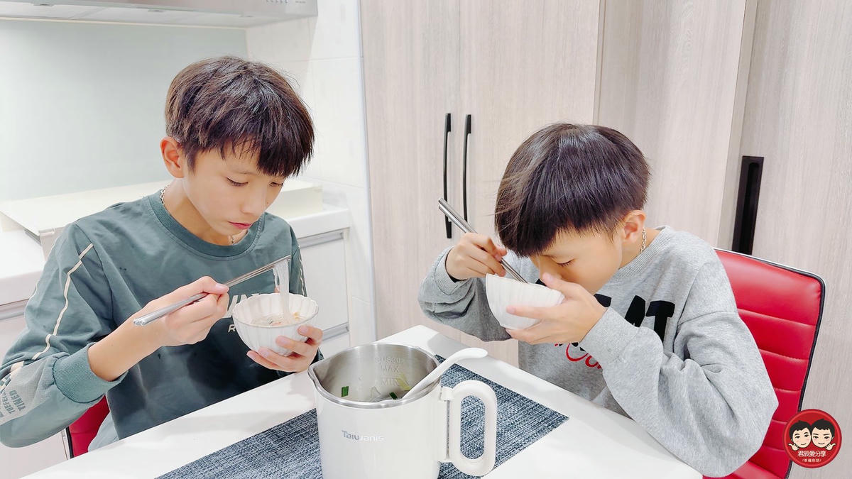 Taiwanis 微電腦寬電壓折疊鍋 TPK-12K5｜全球通用免切換，泡麵・煮湯・燒水一鍋搞定，租屋旅行都適合