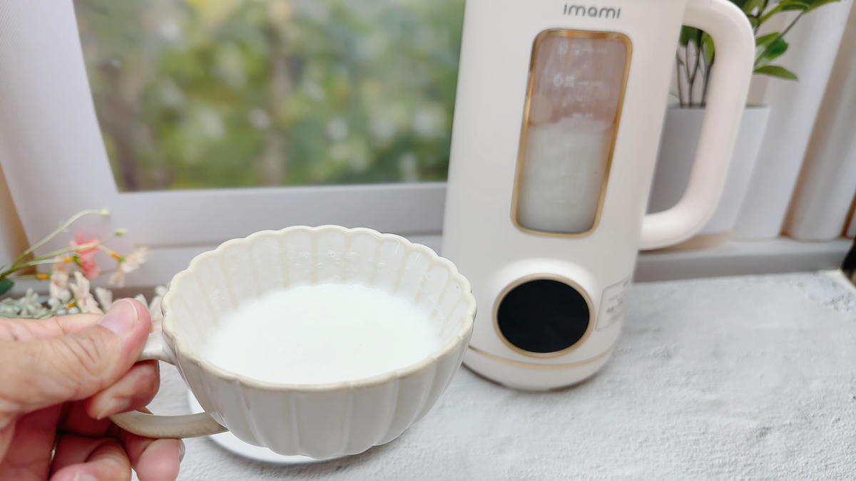 古早味杏仁茶|不用顧火,一鍵煮出香濃杏仁茶☕|imami 旗艦豆漿機 - 第1張圖 古早味杏仁茶|不用顧火,一鍵煮出香濃杏仁茶☕|imami 旗艦豆漿機