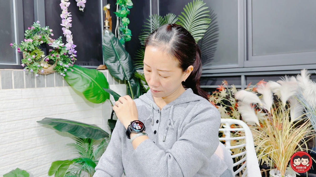 LARMI 樂米 Ai6 智能手錶評價｜AI 即時翻譯、5ATM 防水、高續航，從睡眠到運動都幫我記好~