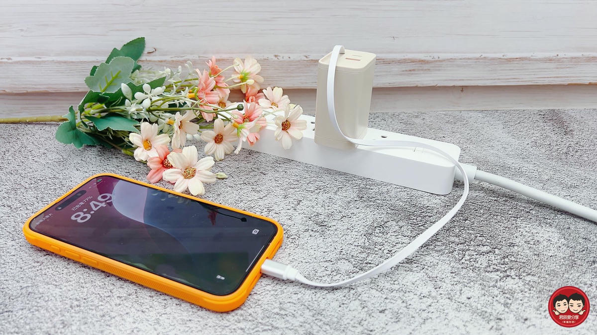 Unipapa 有序收線快充頭 67W 開箱｜自帶伸縮線，一拉即充不纏線，筆電手機一顆搞定！