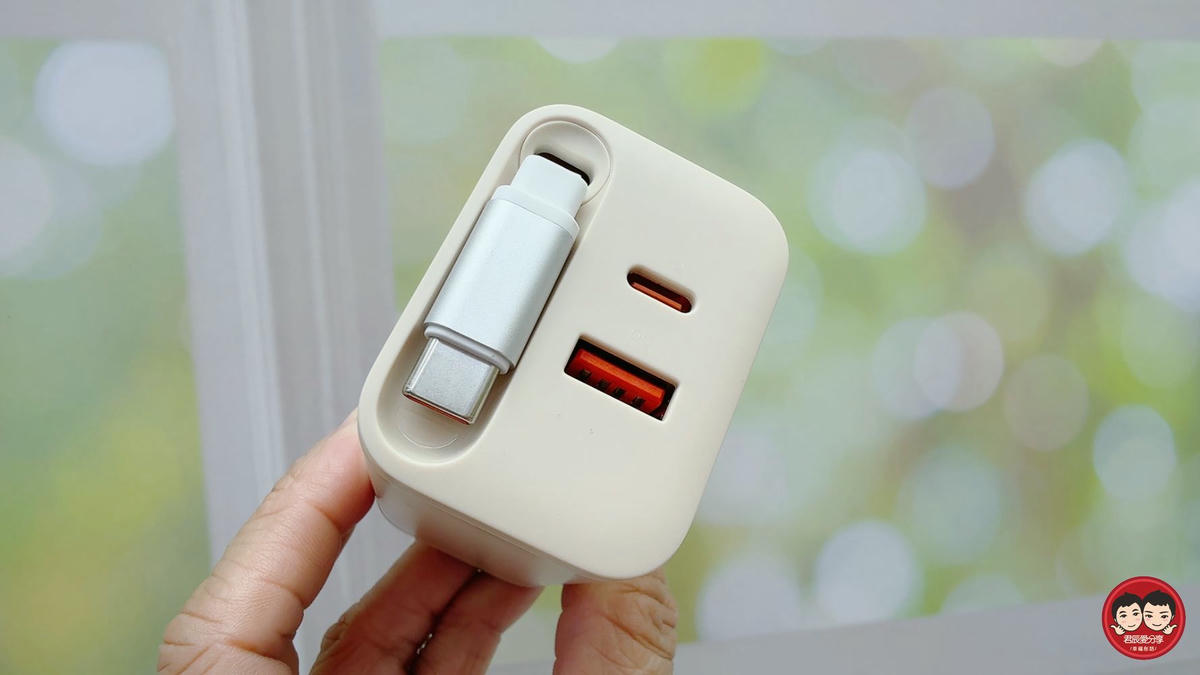 Unipapa 有序收線快充頭 67W 開箱｜自帶伸縮線，一拉即充不纏線，筆電手機一顆搞定！