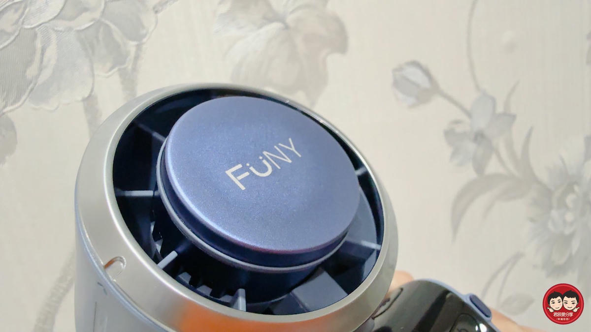 FUNY 小坦克多功能手持風扇開箱|5秒瞬冷超有感!掛脖不悶熱,帶小孩外出必備降溫神器 - 第15張圖 FUNY 小坦克多功能手持風扇開箱|5秒瞬冷超有感!掛脖不悶熱,帶小孩外出必備降溫神器