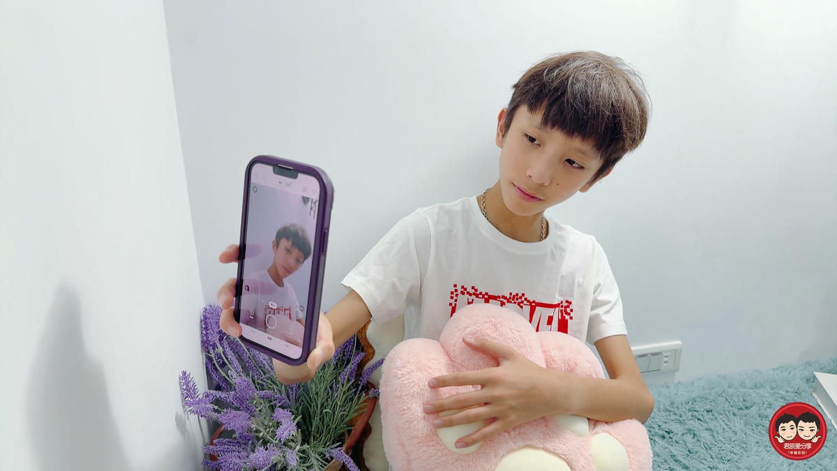PowerRider T3 mini 磁吸螢幕開箱|自拍不用再憑感覺!即時構圖+拍照錄影一次搞定 - 第2張圖 PowerRider T3 mini 磁吸螢幕開箱|自拍不用再憑感覺!即時構圖+拍照錄影一次搞定