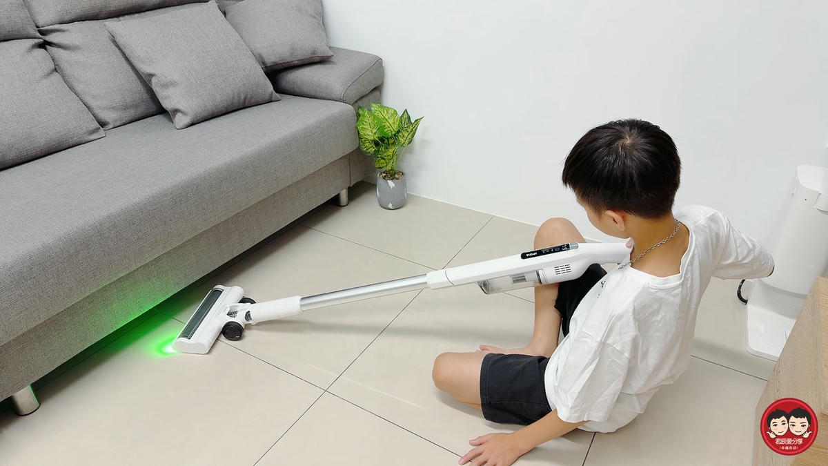 TiDdi ZeroTouch S2開箱｜綠光顯塵太有感！AI感測＋自動集塵吸塵器，100天免倒垃圾真的有感~