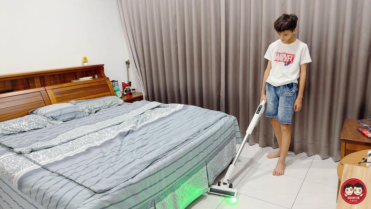 TiDdi ZeroTouch S2開箱｜綠光顯塵太有感！AI感測＋自動集塵吸塵器，100天免倒垃圾真的有感~
