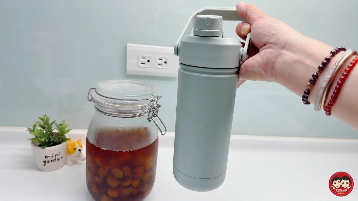 mo select 真空保溫隨行杯好用嗎?冷飲吸管、熱飲掀蓋一次擁有|大容量環保杯推薦|一杯兩用超方便! - 第37張圖 mo select 真空保溫隨行杯好用嗎?冷飲吸管、熱飲掀蓋一次擁有|大容量環保杯推薦|一杯兩用超方便!