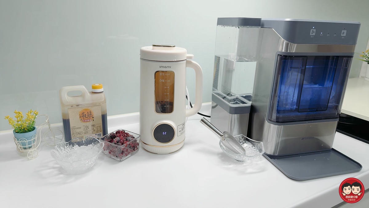 居家快速製冰機推薦｜SANSUI 山水全自動急速製冰機 SIC-NB01 評價，6分鐘快速製冰、UV殺菌更安心，小啵冰打造冰塊自由生活