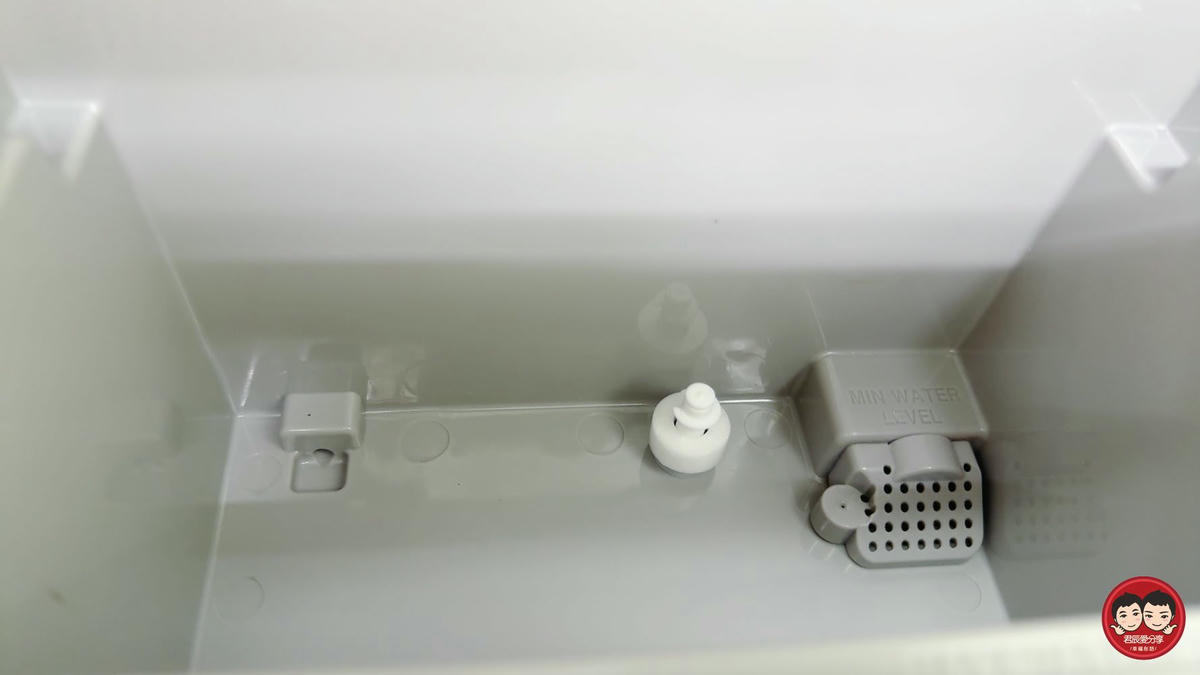 居家快速製冰機推薦｜SANSUI 山水全自動急速製冰機 SIC-NB01 評價，6分鐘快速製冰、UV殺菌更安心，小啵冰打造冰塊自由生活
