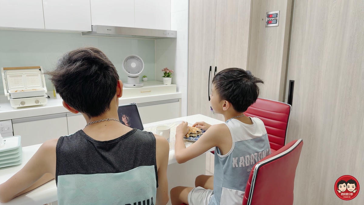 FUNY 無線3D氣流循環扇開箱|10段風量+3D廣角送風+36小時續航,靜音、省電、可拆洗,室內戶外都好用! - 第27張圖 FUNY 無線3D氣流循環扇開箱|10段風量+3D廣角送風+36小時續航,靜音、省電、可拆洗,室內戶外都好用!