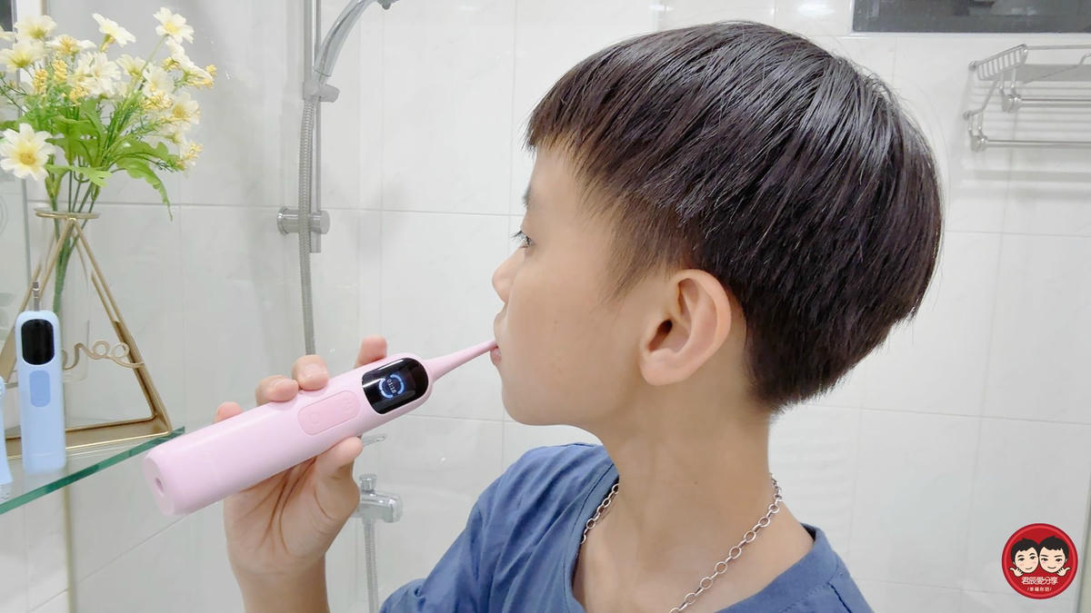 Anqueen 智能音波兒童電動牙刷 AQ-C99 開箱|5種清潔模式+3段力度調節,2分鐘智能計時,80天長效續航,讓孩子愛上刷牙! - 第3張圖 Anqueen 智能音波兒童電動牙刷 AQ-C99 開箱|5種清潔模式+3段力度調節,2分鐘智能計時,80天長效續航,讓孩子愛上刷牙!